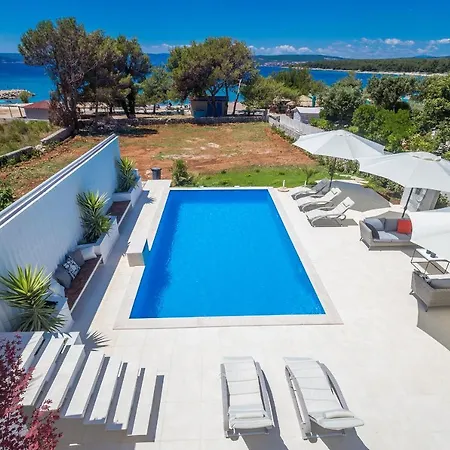 Luxury With Pool With Sea View , 50m From The
