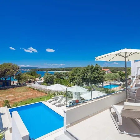 Villa Luxury With Pool With Sea View , 50m From The By Wiibuk *