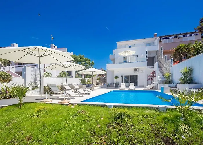Luxury With Pool With Sea View , 50m From The By Wiibuk *