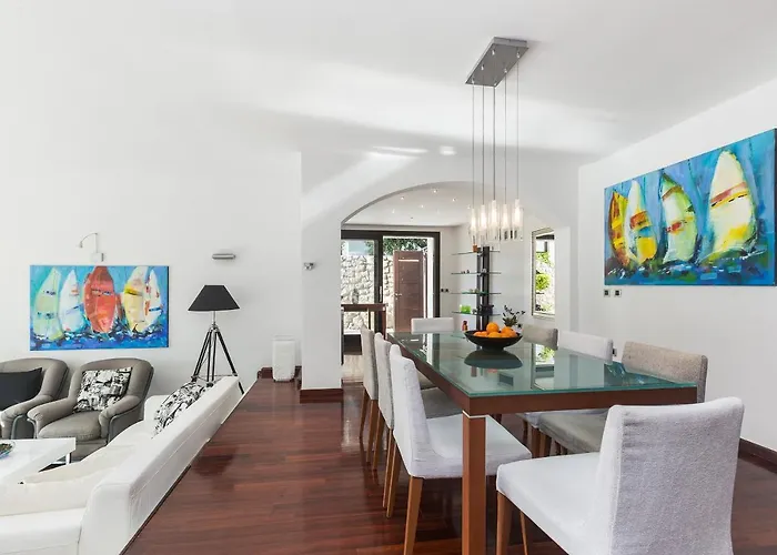 Luxury With Pool With Sea View , 50m From The By Wiibuk * Punat