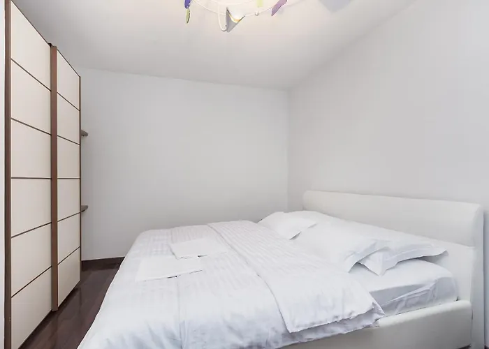 Luxury With Pool With Sea View , 50m From The By Wiibuk * Punat