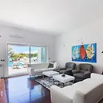 Luxury With Pool With Sea View , 50m From The By Wiibuk *